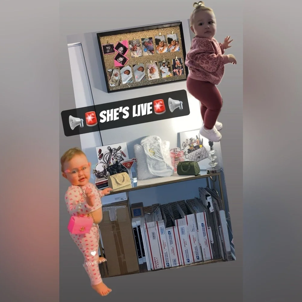 🚨SHE IS LIVE🚨 like to be notified….. - Picture 1 of 10